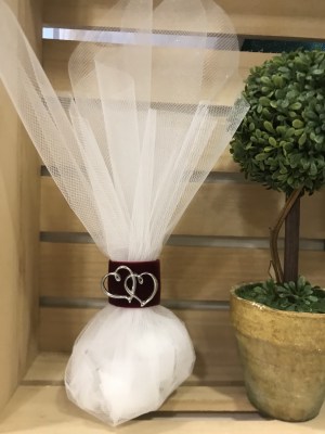mpomponiera-gamou-touli-kardia-apeiro
