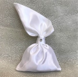 mpomponiera-gamou-pougki-satin